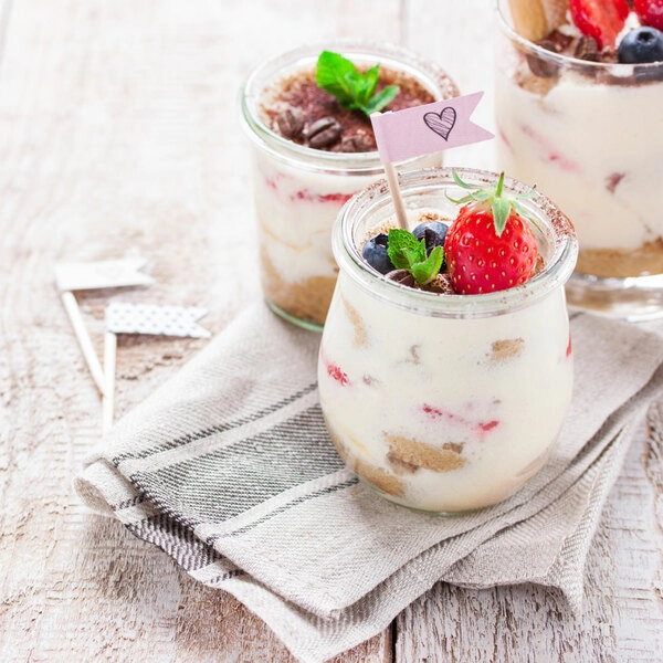 tiramisù con mirtilli e limone