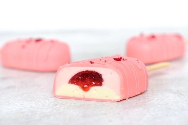 luci di fragola con cioccolato bianco