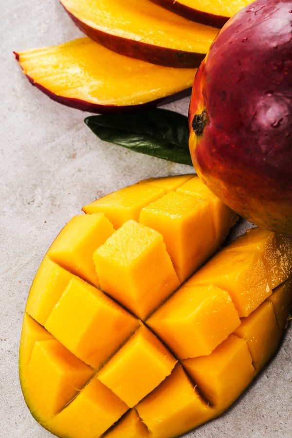mousse al cioccolato bianco con copertura al mango